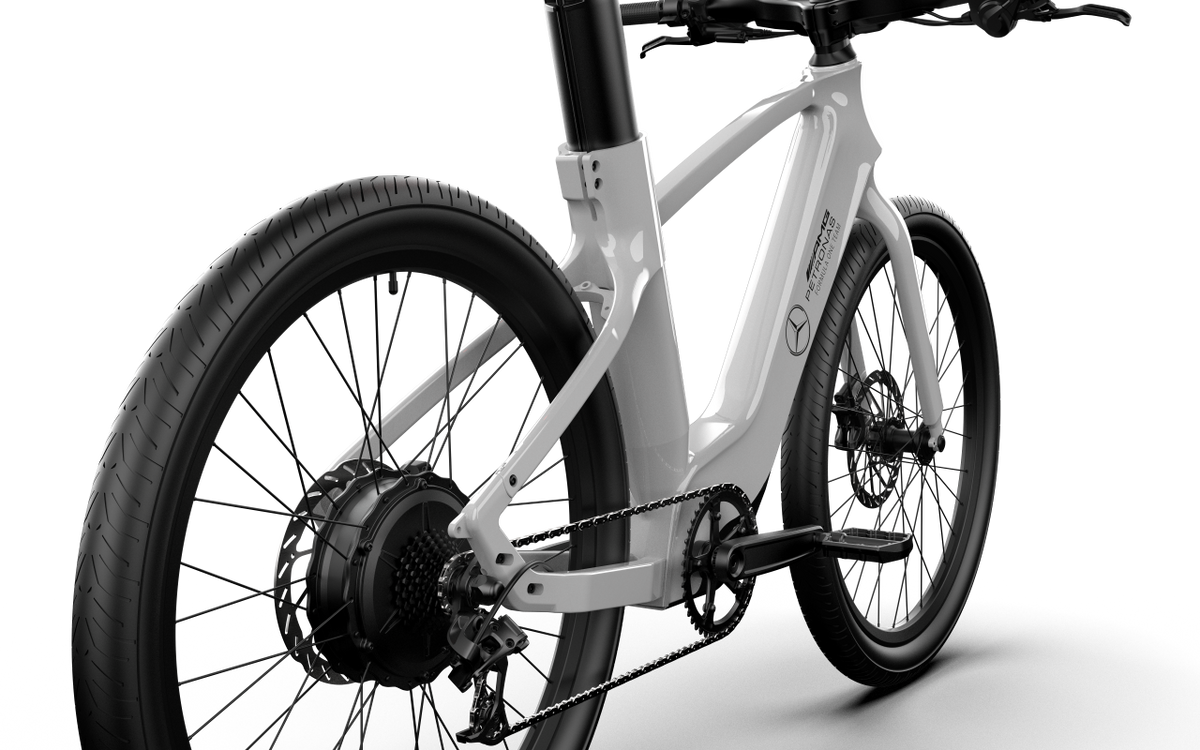 Mercedes-AMG F1® City Edition 250 Electric Bike