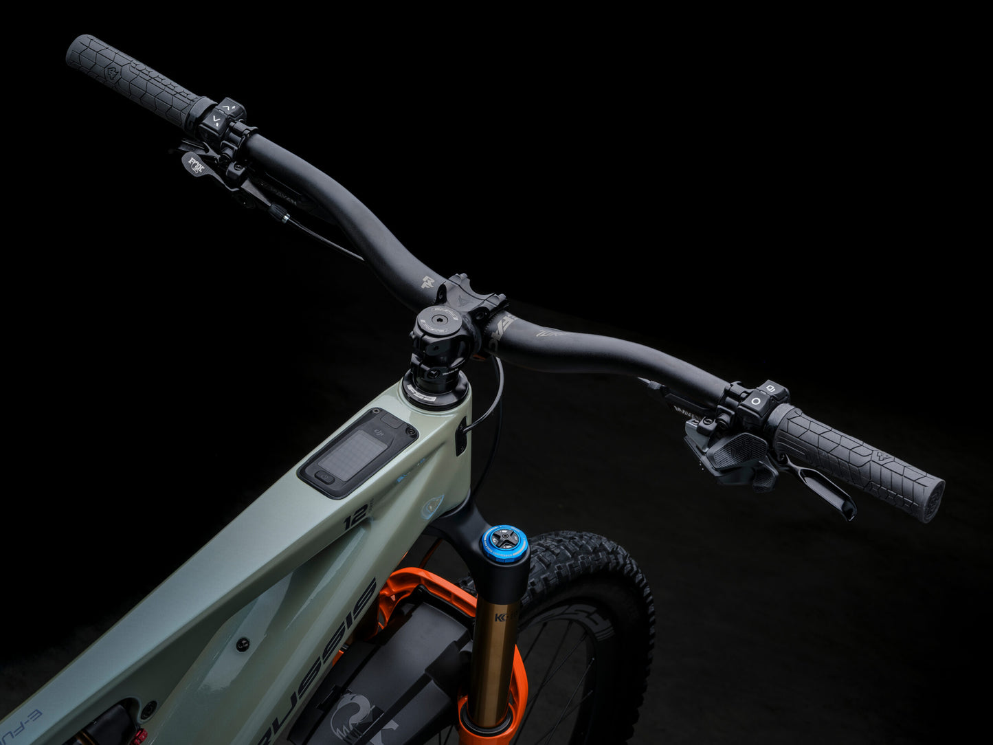 Crussis e-Full 12.11-Pro 800Wh 2026